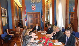 Radovi na cestama, energetska obnova obiteljskih kuća, rekonstrukcija obalnog zida u Petrčanima...