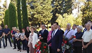 Pred Središnjim križem na Gradskom groblju položeni vijenci uoči Dana državnosti RH