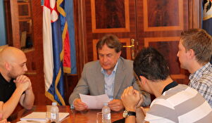 Gradonačelnik Božidar Kalmeta održao sastanak sa Savjetom mladih