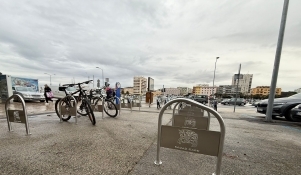 Grad Zadar postavio nove stalke za bicikle 