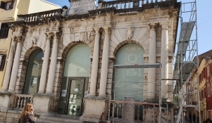 Započeli radovi na kamenim pročeljima Gradske lože