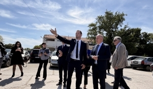 Ministar Bačić u Zadru dodijelio ugovore za Ravnice i POS stanove na Smiljevcu 