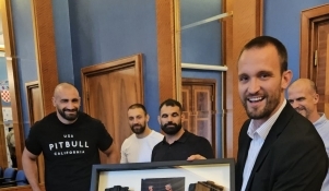 MMA borac Martin Batur na prijemu kod gradonačelnika Erlića