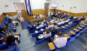 Aktualni sat 13. sjednice Gradskog vijeća Grada Zadra: Gradonačelnik Erlić istaknuo izgradnju škola i vrtića kao prioritet