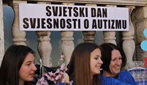 Puštanjem plavih balona obilježen Svjetski dan svjesnosti o autizmu 