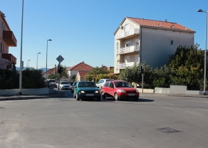 Obilazak Ulice Borka Šarlije kese i luke u Petrčanima