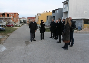 Gradonačelnik Božidar Kalmeta sa suradnicima u obilasku Starog i Novog Bokanjca