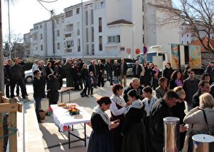 Šjora Tina i belafuška špina - otvaranje trga
