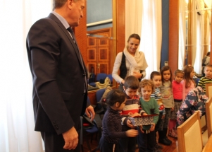 Djeca u posjeti gradonačelniku