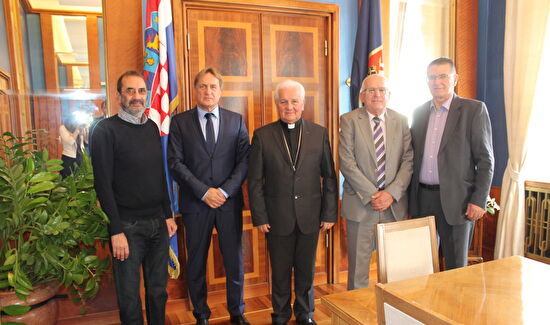 Gradonačelnik Božidar Kalmeta primio banjalučkog biskupa mons. dr. Franju Komaricu