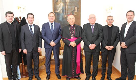 Prebožićni susret zadarskog gradonačelnika Božidara Kalmete i zadarskog nadbiskupa mons. dr. Želimira Puljića.