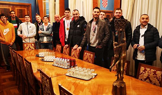 Gradonačelnik Dukić čestitao košarkašima Zadra na osvojenom trofeju Kupa Krešimira Ćosića