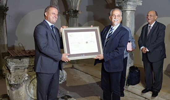 Gradonačelniku Dukiću medalja i prva diploma medicinskog fakulteta u Zadru