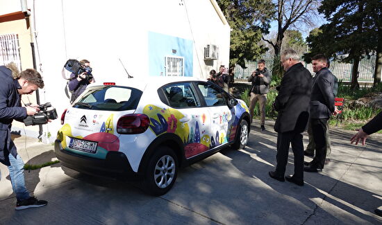 Gradonačelnik Dukić predao ključeve vozila za mobilni tim Kabineta za ranu intervenciju