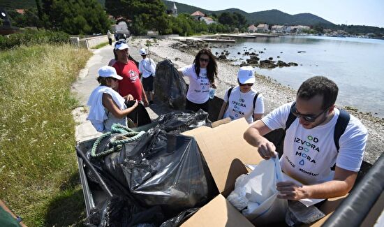 Grad Zadar u okviru ekološkog projekta ''Od izvora do mora'' organizirao akciju sakupljanja otpada na otoku Istu