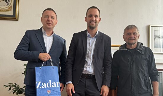 Gradonačelnik Erlić s nagrađenim fotografima 