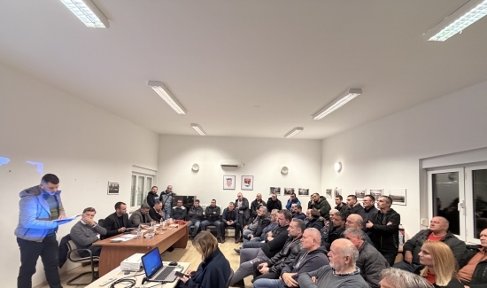 Održana javna tribina na Plovaniji 