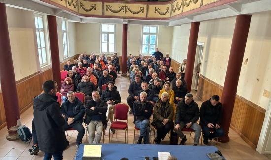 Zbor mještana na Velom Ižu, gradonačelnik Erlić sa suradnicima u posjetu otoku 