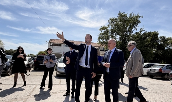 Ministar Bačić u Zadru dodijelio ugovore za Ravnice i POS stanove na Smiljevcu 