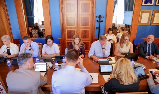 Nova ulaganja u škole, potpora sportskim manifestacijama i bogat ljetni program obilježili Kolegij gradonačelnika