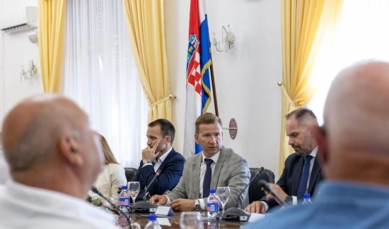 Župan Bilaver i gradonačelnik Erlić održali sastanak s braniteljskim udrugama o uspostavi spomen-sobe Domovinskog rata