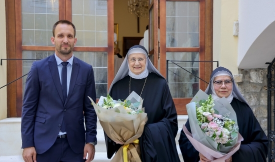 Blagoslov nove opatice benediktinskog samostana sv. Marije u Zadru, gradonačelnik Erlić poželio joj obilje Božjeg blagoslova i mir 