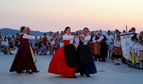 Međunarodni festival folklora okupio 300 folkloraša na Pozdravu Suncu