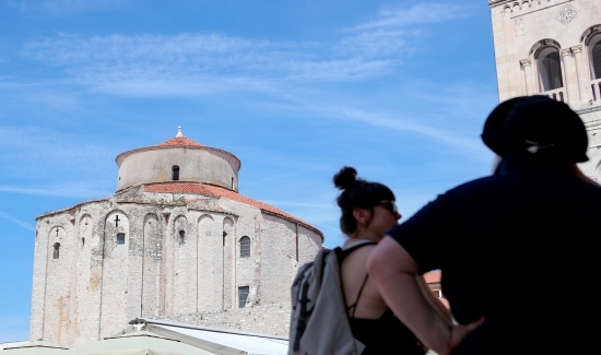 Turistički kolovoz u Zadru: Dolasci na razini lanjske godine, noćenja u porastu 