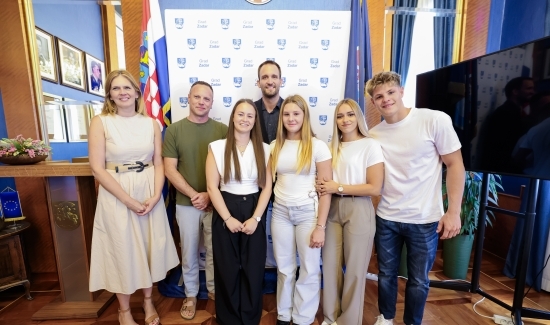 Zadarski skakači na prijemu kod gradonačelnika Erlića; Mikula Miočić ostvario odličan rezultat na Svjetskom juniorskom prvenstvu 