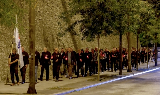 Spomen hodnjom i paljenjem svijeća odana počast poginulim hrvatskim braniteljima