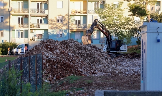 Bageri na ex. Bagatu: Uređuje se nogometno igralište i stvara prostor za sportsku dvoranu   