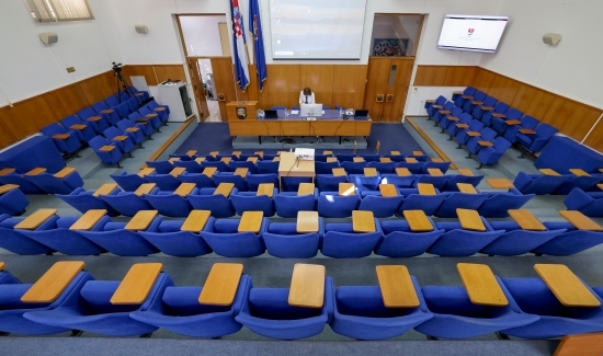 Pred Gradskim vijećem socijalne mjere, nova pravila za poslovne prostore i reorganizacija uprave