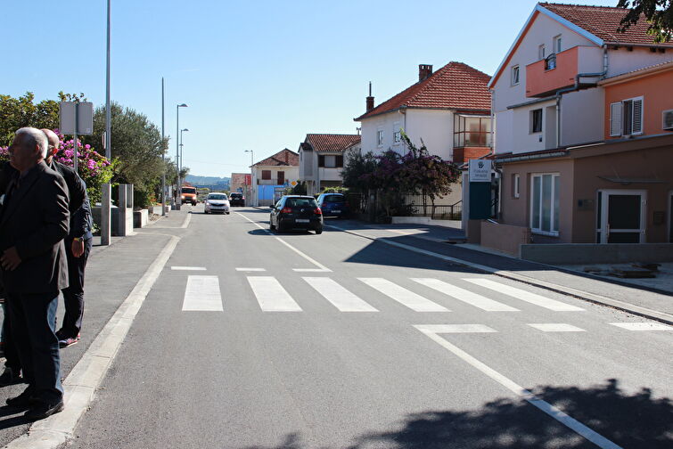 Obilazak Ulice Borka Šarlije kese i luke u Petrčanima