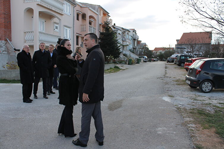 Gradonačelnik Božidar Kalmeta sa suradnicima u obilasku Starog i Novog Bokanjca