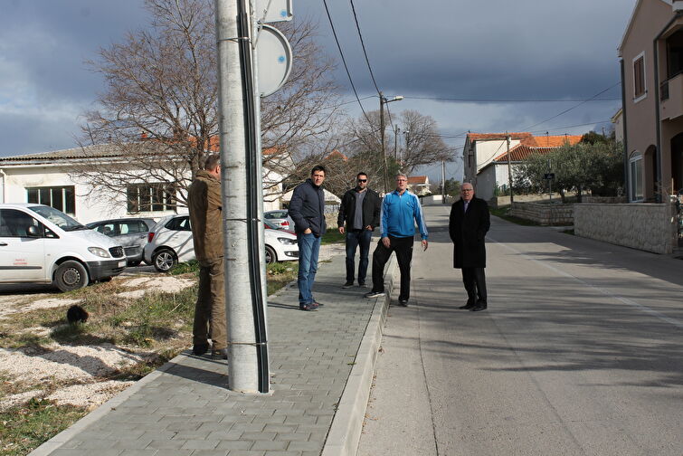 Gradonačelnik Božidar Kalmeta sa suradnicima u obilasku Starog i Novog Bokanjca