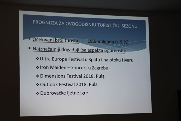 Ministar MUP-a Božinović u PU zadarskoj