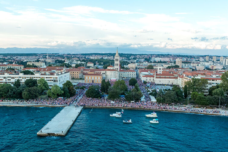 Doček zadarskih Vatrenih - pogled iz zraka