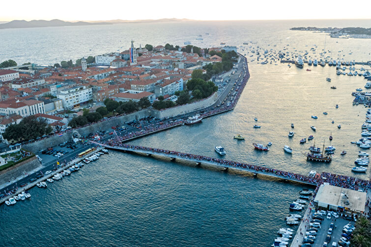 Doček zadarskih Vatrenih - pogled iz zraka