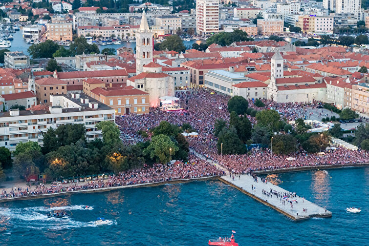 Doček zadarskih Vatrenih - pogled iz zraka