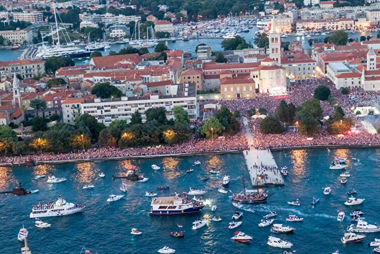 Doček zadarskih Vatrenih - pogled iz zraka