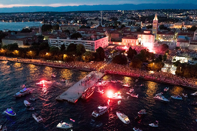 Doček zadarskih Vatrenih - pogled iz zraka