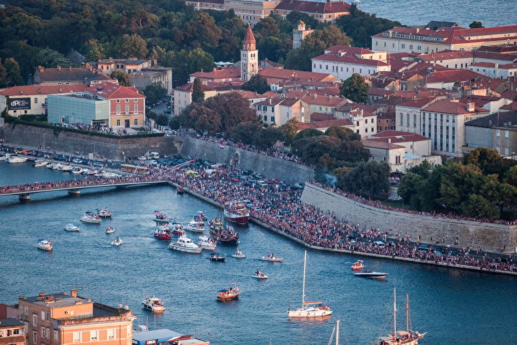 Doček zadarskih Vatrenih - pogled iz zraka