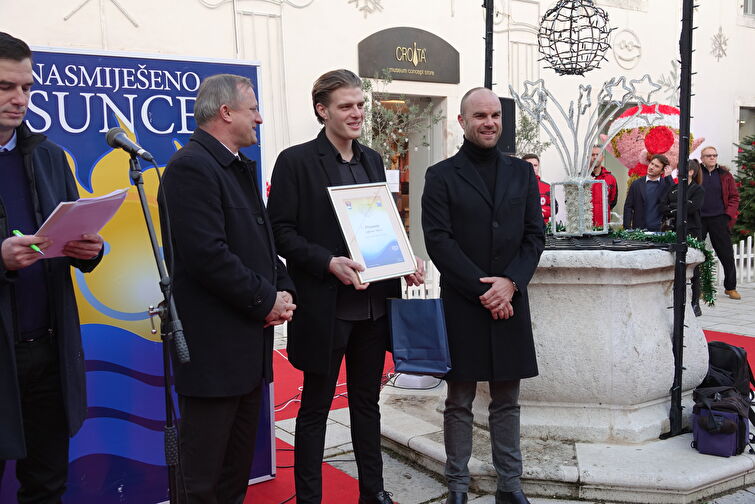 Nagrađeni u akciji Gradonačelnika  Grada Zadra „Nasmiješeno sunce“ za turističku 2021.godinu