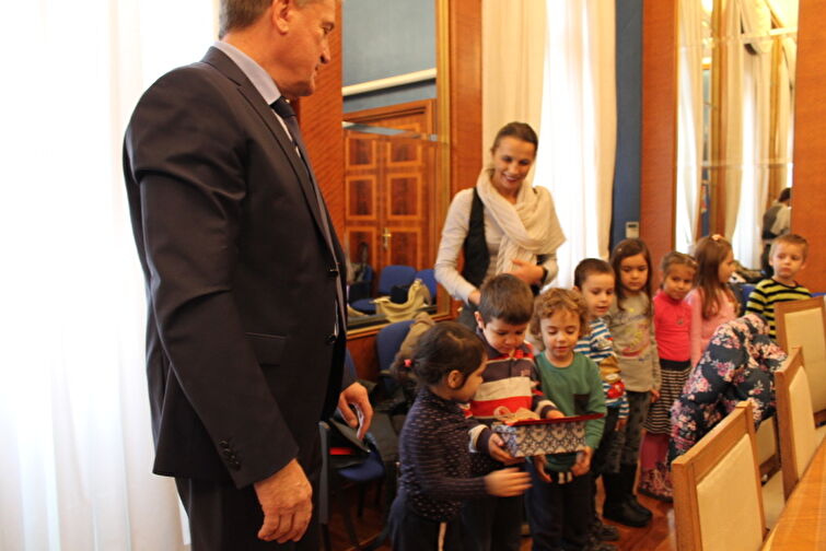 Djeca u posjeti gradonačelniku