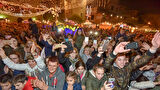 10.000 Zadrana uživalo u spektaklu otvaranja Adventa, vatrometu i koncertu Ivana Zaka