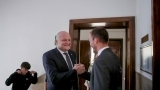 Ministar gospodarstva Ante Šušnjar uručio ugovor za izgradnju infrastrukture za punjenje električnih autobusa