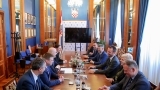 Ministar gospodarstva Ante Šušnjar uručio ugovor za izgradnju infrastrukture za punjenje električnih autobusa