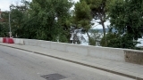Saniran potporni zid na Kolovarama; na jesen ozelenjavanje betonskih ploha zida