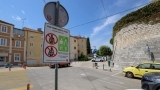 Postavljene oznake o pravilima odijevanja u povijesnoj jezgri