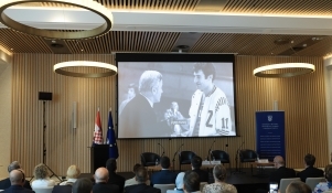 Diplomatski zbor u Zadru i Zadarskoj županiji, predstavljena autobiografija “The Smile” posvećena legendarnom Kreši Ćosiću